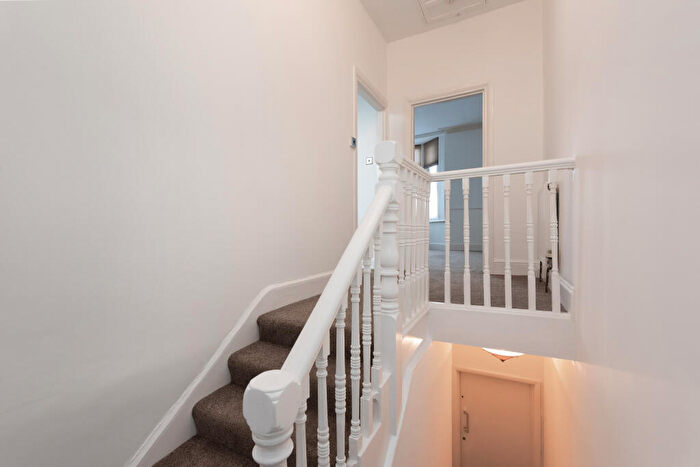 1 Bedroom Flat For Sale In Brunswick Square, Herne Bay, Kent, CT6