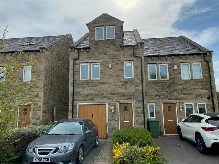 4 Bedroom Town House To Rent In Towngate Fold, Meltham, Holmfirth, HD9