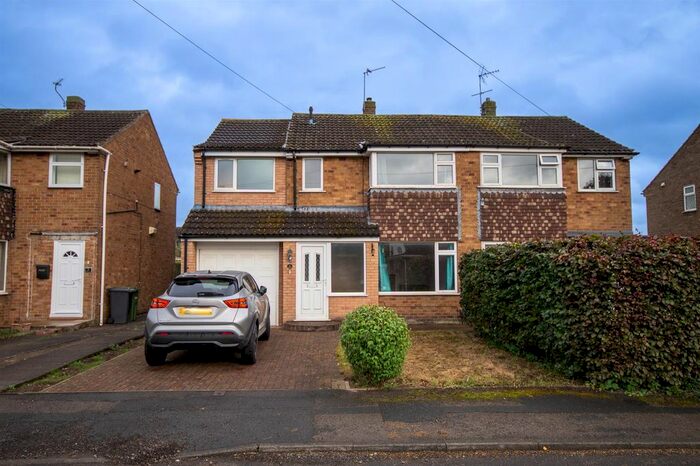 4 Bedroom Semi-Detached House To Rent In Heath Croft, Fulford, York, YO10