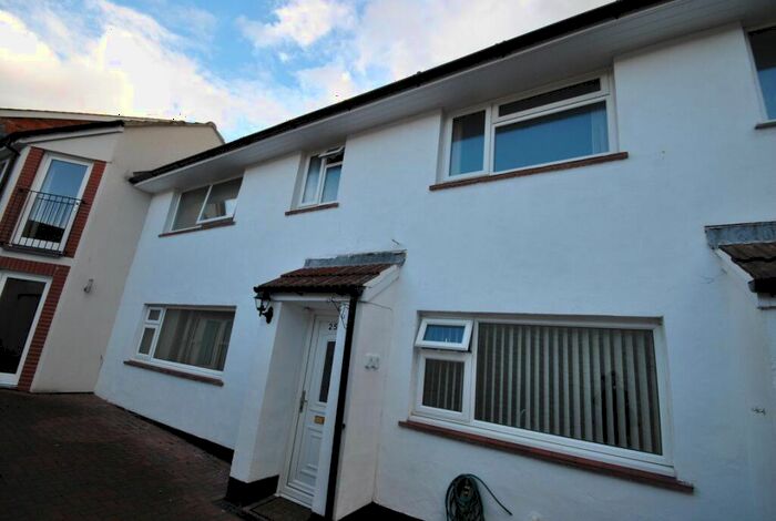 2 Bedroom House To Rent In Barnstaple, EX32