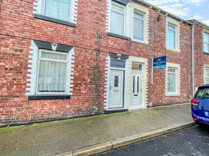 2 Bedroom Semi Detached House For Sale In Medway Gardens, South Moor