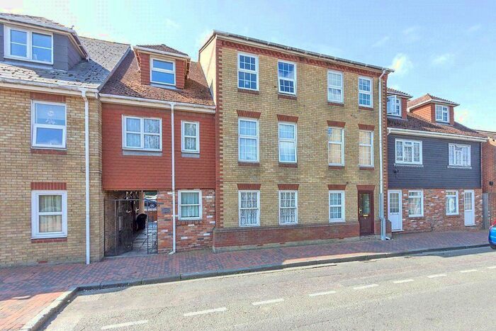 Studio To Rent In Ronalds Court, East Street, Sittingbourne, Kent, ME10