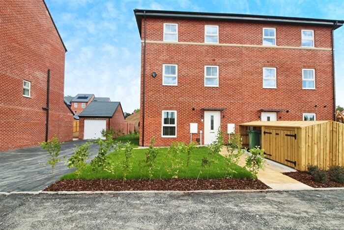 2 Bedroom Town House To Rent In Mary Carter Street, Leeds, LS15