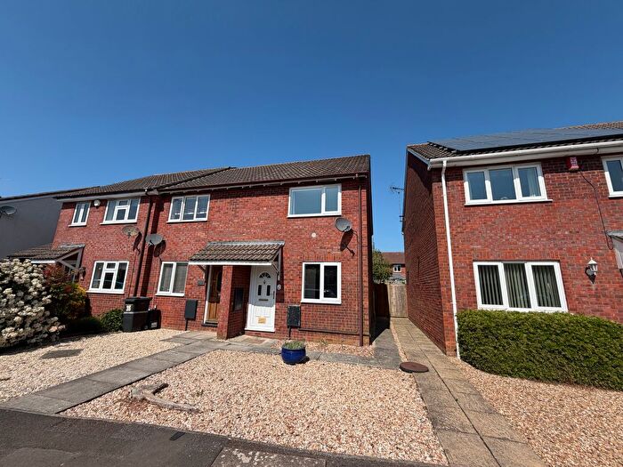 2 Bedroom End Of Terrace House To Rent In Thames Drive, Taunton, TA1