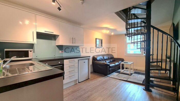 2 Bedroom Flat To Rent In New Street, Huddersfield, HD1