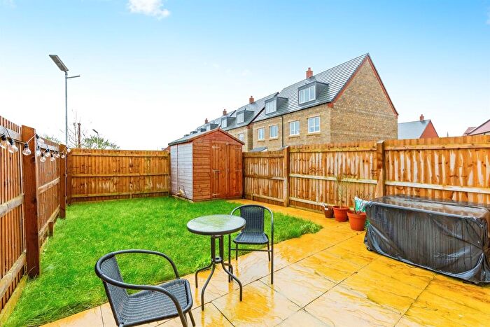 3 Bedroom End Of Terrace House For Sale In Northdale Common, Raunds, Wellingborough, NN9