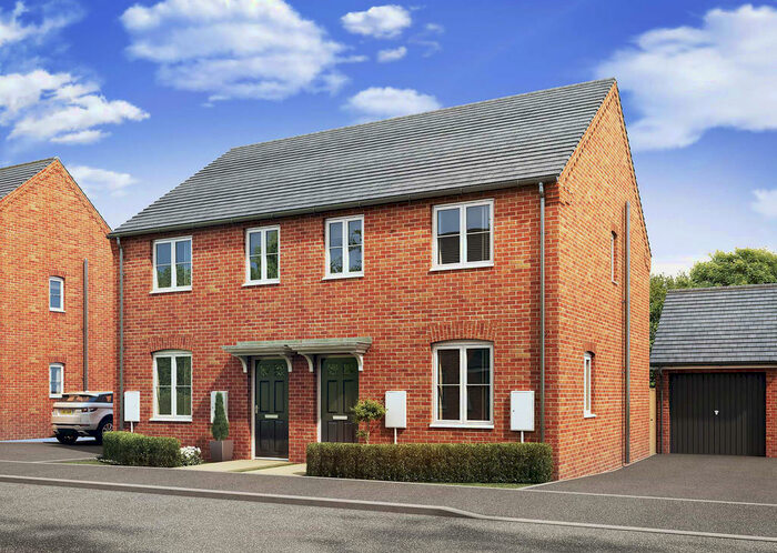 3 Bedroom Semi-Detached House For Sale In Jayne Gardens, Crowland, PE6