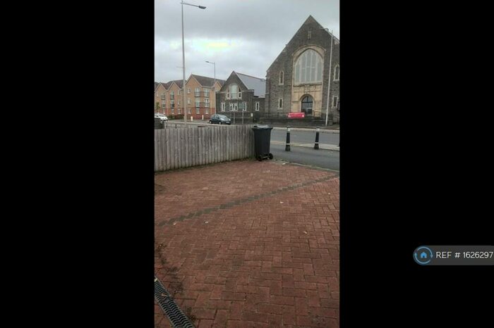 3 Bedroom Maisonette To Rent In North Road, Gabalfa, CF14