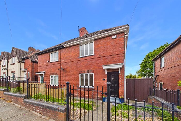 2 Bedroom Semi-Detached House For Sale In Millway, Gateshead, NE9