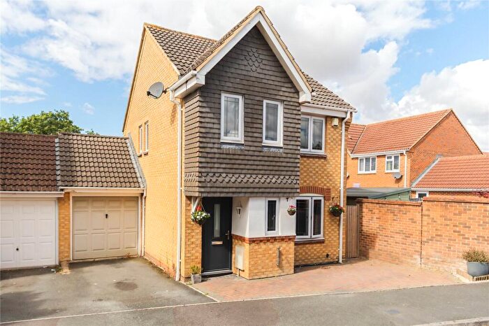 3 Bedroom Link Detached House For Sale In Darius Way, Abbey Meads, Swindon, Wiltshire, SN25