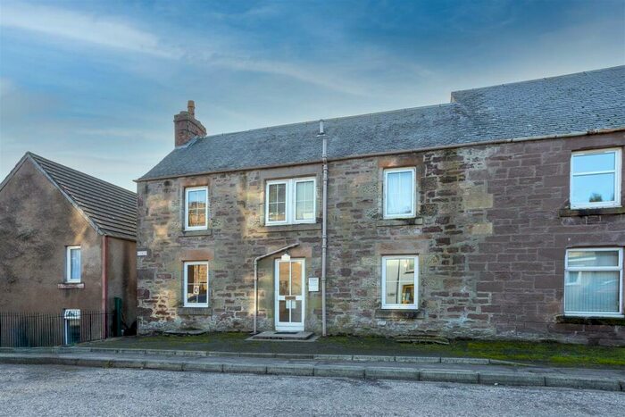 2 Bedroom Flat For Sale In Main Street, Bankfoot, Perth, PH1