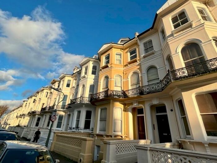 Apartment To Rent In St Aubyns, Hove, BN3