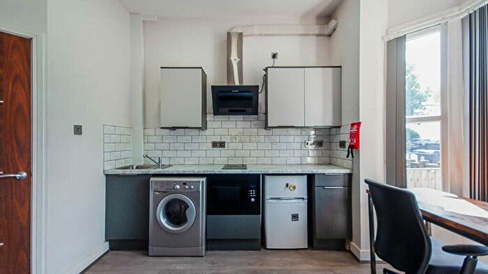 1 Bedroom Flat To Rent In Pershore Road, Selly Park, Birmingham, B29