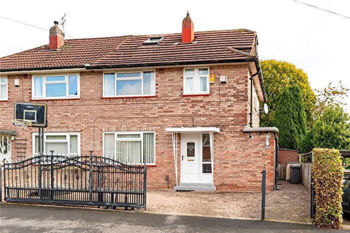 3 Bedroom Semi-Detached House For Sale In Sandringham Mount, Leeds, West Yorkshire, LS17