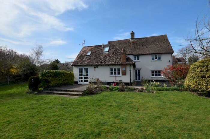 2 Bedroom Character Property To Rent In Rosemary Lane, Aylesbury, HP17