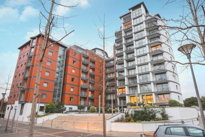 2 Bedroom Flat To Rent In Holland Gardens, Brentford, TW8