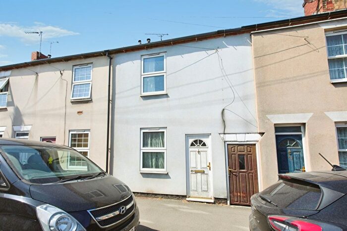 3 Bedroom Terraced House For Sale In Wellington Street, Burton-On-Trent, DE14