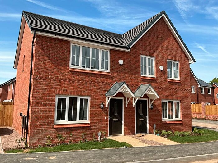 3 Bedroom Semi-detached House For Sale In Smarts Road, Bedworth, CV12