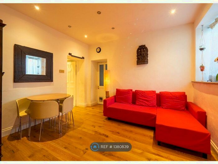 2 Bedroom Flat To Rent In Cleveland Terrace, London, W2