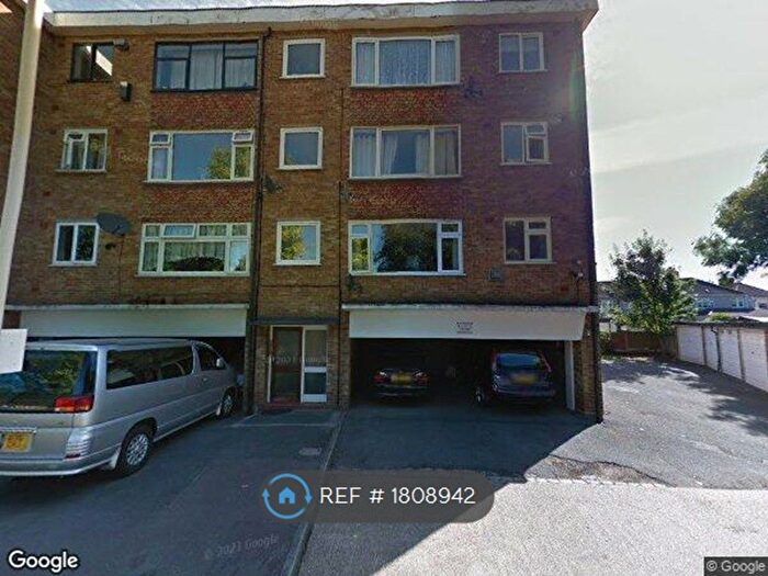 2 Bedroom Flat To Rent In Wisdons Close, Dagenham, RM10