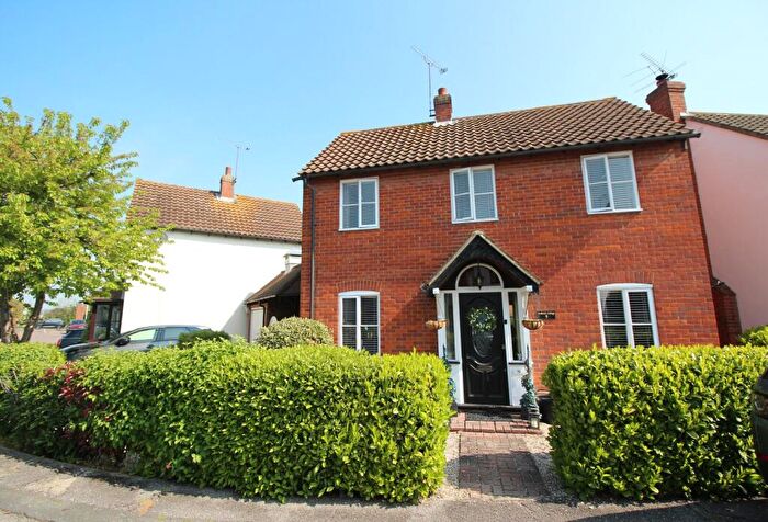 3 Bedroom Detached House To Rent In Gate Lodge Way, Laindon, SS15