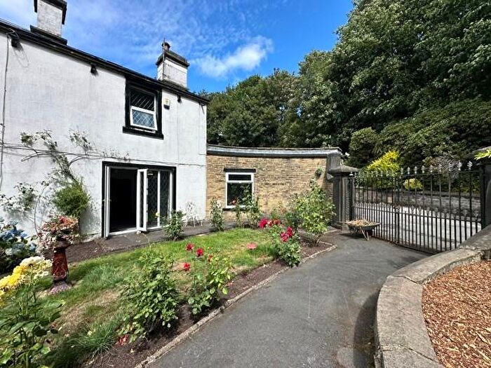 2 Bedroom Cottage To Rent In Woodfield Cottages, Old Lane, Halifax, HX3