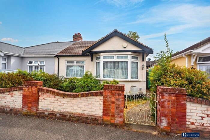 2 Bedroom Bungalow For Sale In Stafford Avenue, Ardleigh Green, Hornchurch, RM11