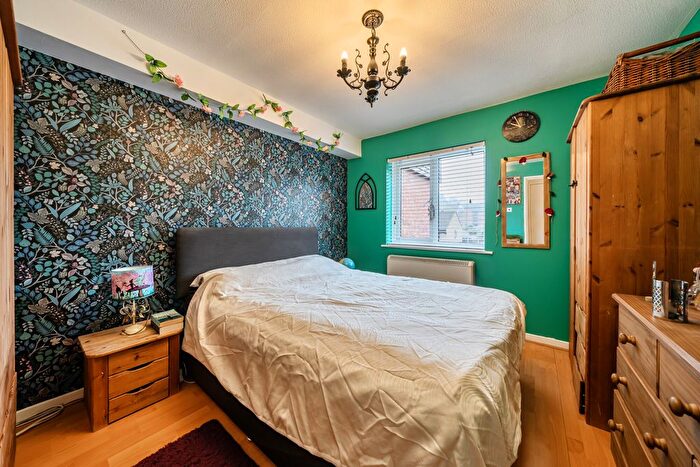 2 Bedroom Flat For Sale In Jasmine Grove, London, SE20