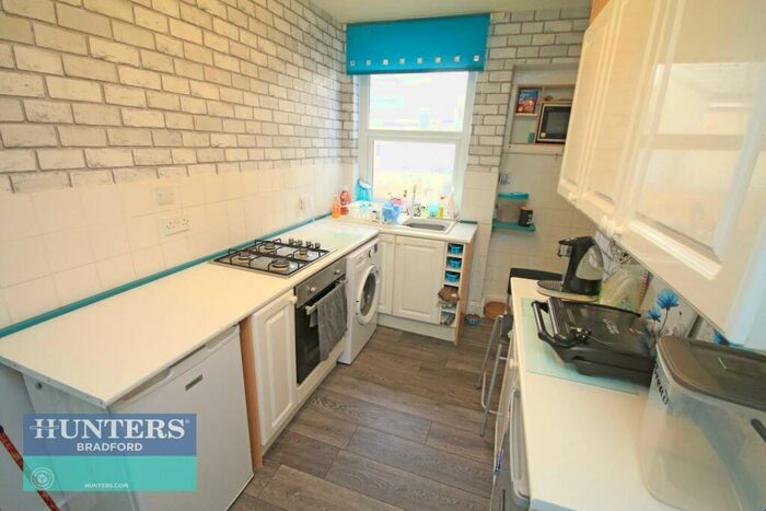 2 Bedroom Semi-Detached Bungalow For Sale In Tyersal Avenue Tyersal, Bradford, West Yorkshire, BD4