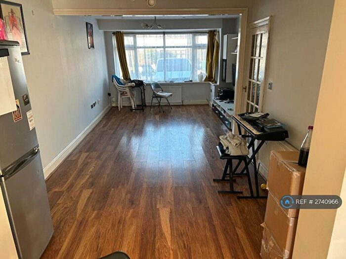 3 Bedroom Terraced House To Rent In St. Pauls Avenue, Harrow, HA3