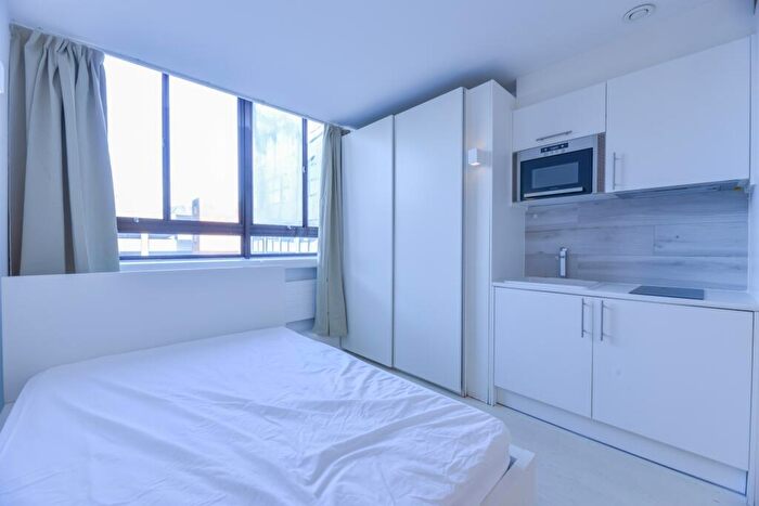 Studio To Rent In College Road, Harrow, HA1