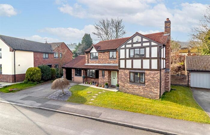 4 Bedroom Detached House For Sale In Swallow Drive, Pool In Wharfedale, LS21