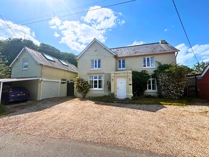 4 Bedroom Detached House For Sale In Shefford Woodlands, RG17