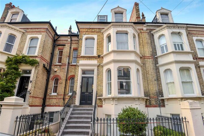 1 Bedroom Apartment To Rent In North Road, Surbiton, KT6