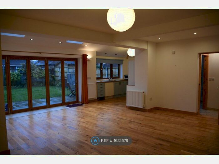 3 Bedroom Semi-Detached House To Rent In Derwent Road, Warrington, WA4