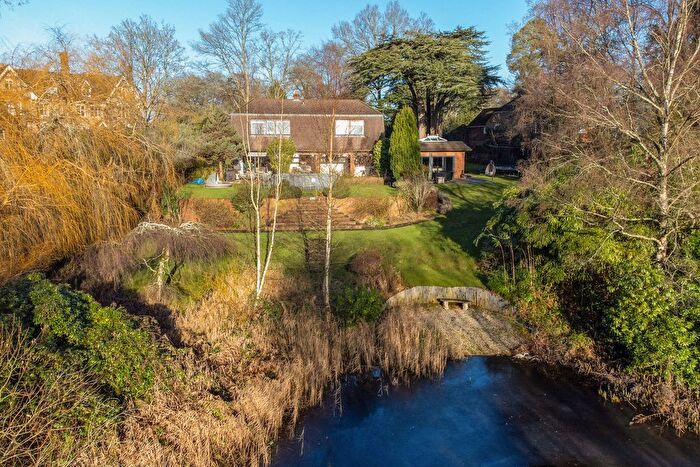 4 Bedroom Detached House For Sale In Tile Barn, Newbury, RG20