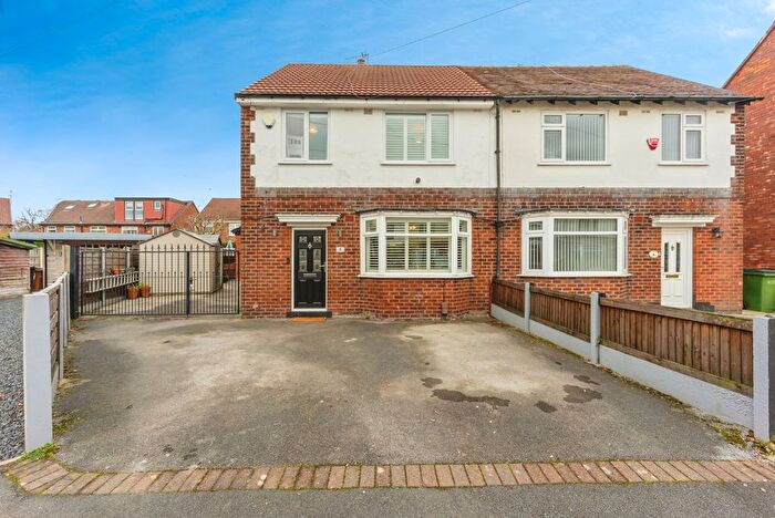 3 Bedroom Semi Detached House For Sale In Oaktree Close, Stockport, Greater Manchester, SK2