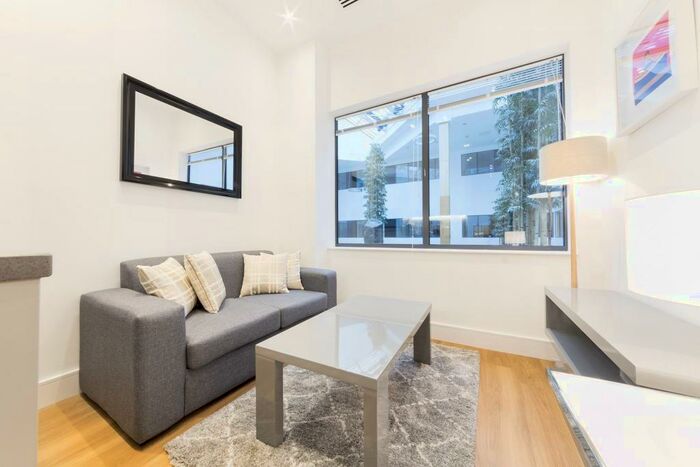 Apartment To Rent In Atria House, Bath Road, Slough, SL1