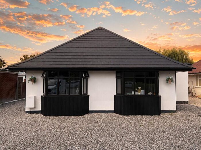 4 Bedroom Bungalow For Sale In Burgh Old Road, Skegness, PE25