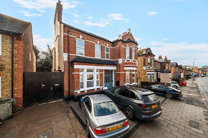1 Bedroom Apartment To Rent In Manor Road, Beckenham, BR3