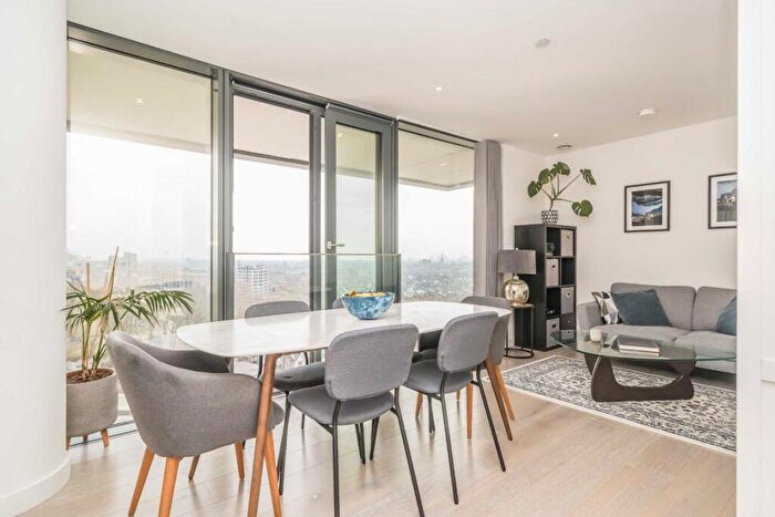 2 Bedroom Flat To Rent In City North Place, London, N4