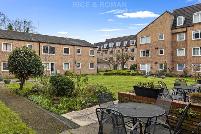 1 Bedroom Flat To Rent In Mount Hermon Road, Woking, GU22