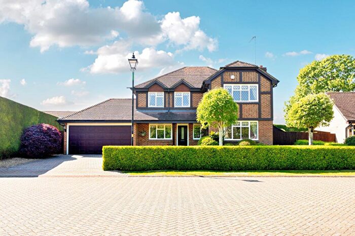 4 Bedroom Detached House For Sale In Oak Ash Green, Wilton, SP2