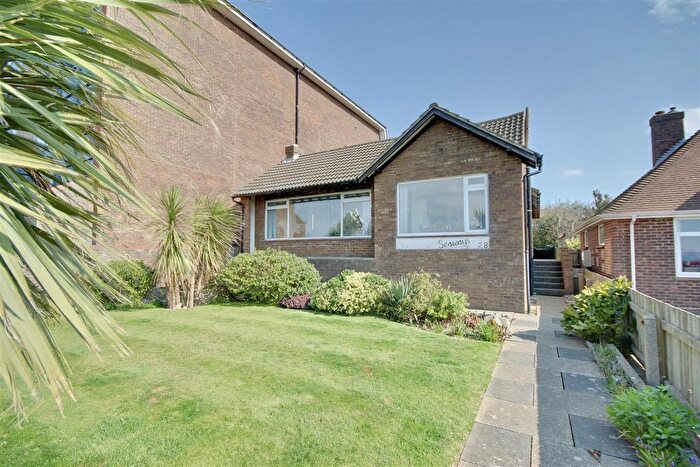 3 Bedroom Bungalow To Rent In Marine Parade West, Lee-On-The-Solent, PO13