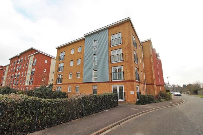 2 Bedroom Flat To Rent In Little Hackets, Leigh Park, PO9