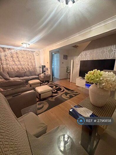 3 Bedroom Terraced House To Rent In Gravary Road, London, E16