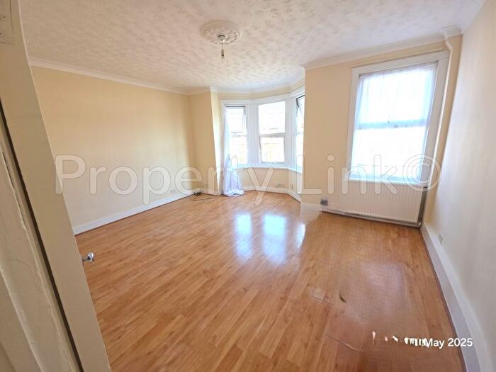 2 Bedroom Property To Rent In Wellesley Road, Ilford, IG1