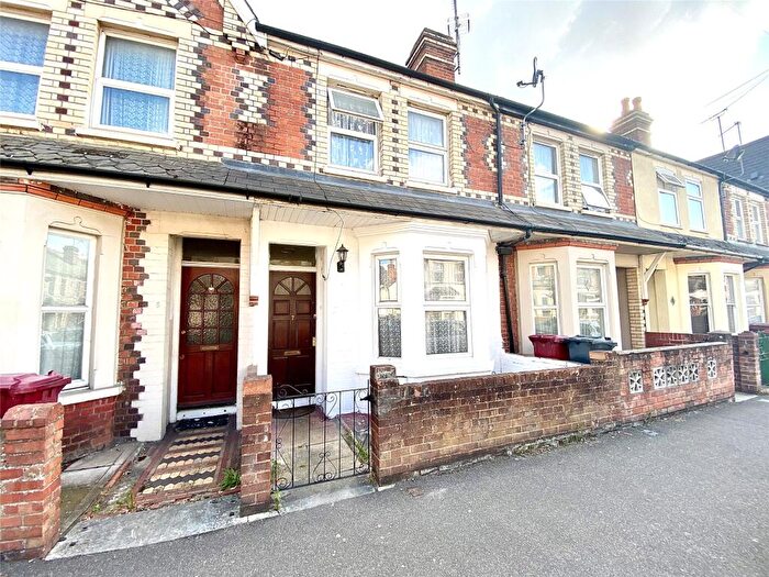 3 Bedroom Terraced House For Sale In Catherine Street, Reading, Berkshire, RG30