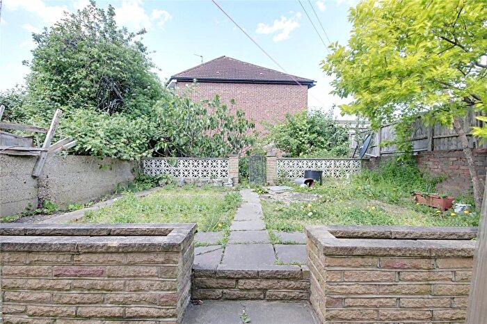 3 Bedroom Semi-Detached House To Rent In Green Street, Enfield, EN3