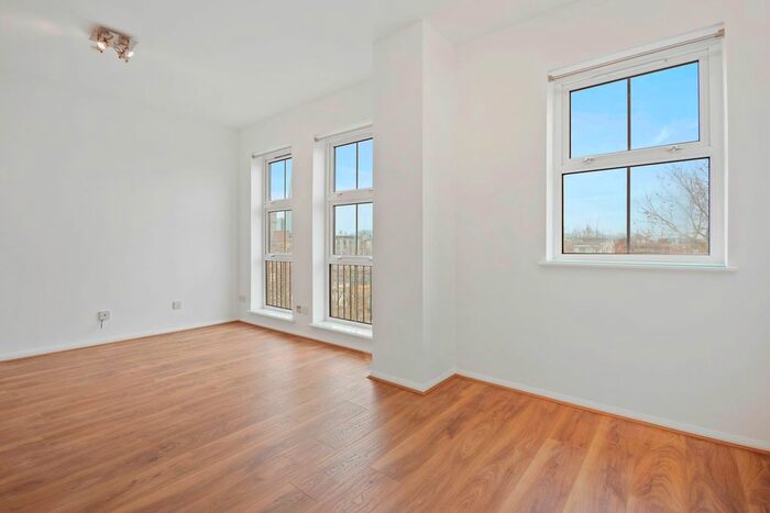 2 Bedroom Flat To Rent In Grange Road, London, SE1